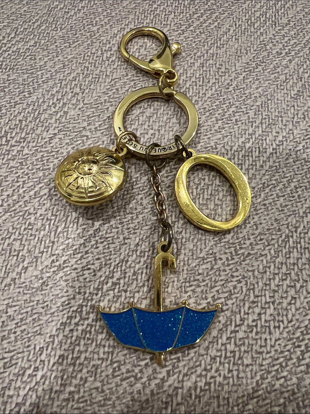 Cirque Du Soleil O Bellagio Gold-Tone Charm Keychain Featuring Umbrella, O, Sun